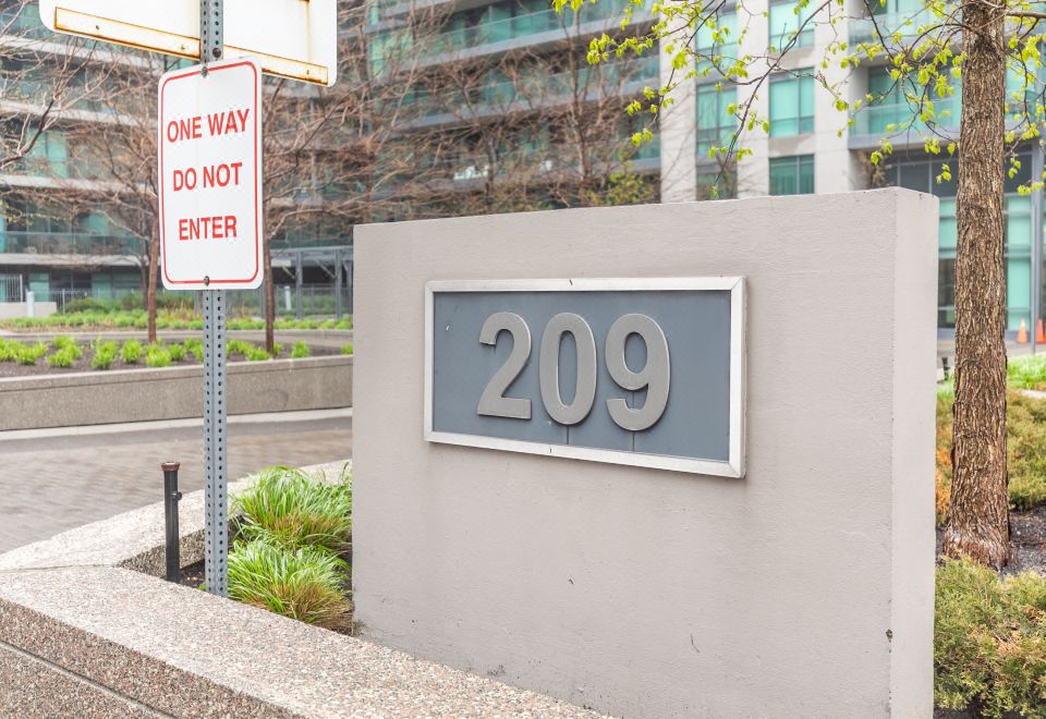 매그니피센트 콘도스 인 다운타운 토론토의 모던한 인테리어 사진