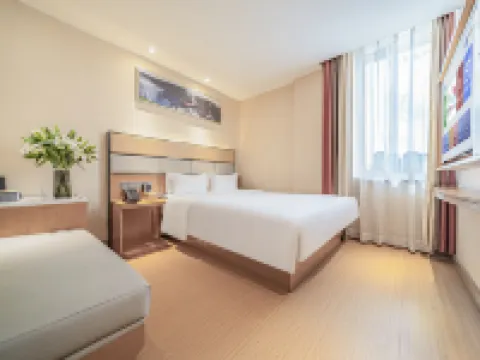 格林豪泰酒店（格爾木崑崙公園八一路地下商業街店） 鄰近崑崙花園廣場的酒店