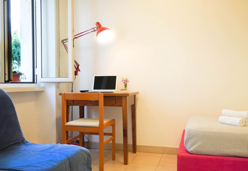 차오미 호스텔의 객실 내부 사진입니다.