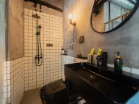Banana Sushe Hotel (Luohu Port International Trade Shop) Hotels near Jianingna Youyi Square
