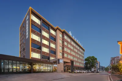 Crystal Pudi Hotel (Jingdezhen Taoyangli People's Square)