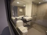 Cross Vibe Bangkok Srinakarin Hoteles cerca de Centro comercial Mega Bangna