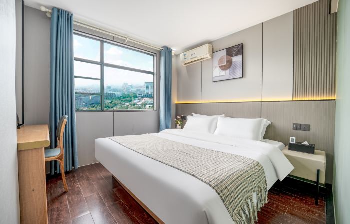 Eight Days Express Hotel (Yushu Yaodu North Avenue Branch)