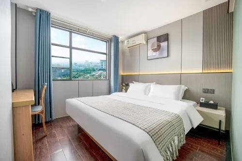 Eight Days Express Hotel (Yushu Yaodu North Avenue Branch) - parking