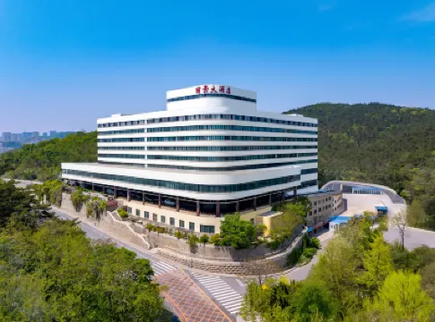 DALIAN LIJING HOTEL Hoteles cerca de Parque Laohutan