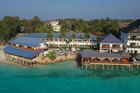 Zenobia Beach Resort Отели рядом с достопримечательностью «Nungwi public Beach»