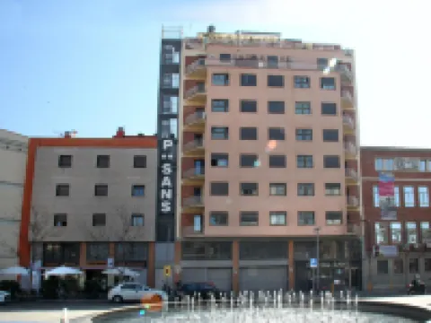 オスタル サンズ バルセロナのホテル