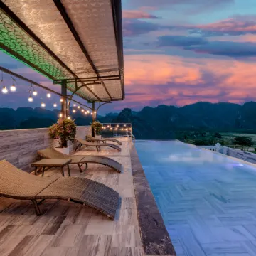 Vu Hotel Hotels near Quảng trường Đinh Tiên Hoàng