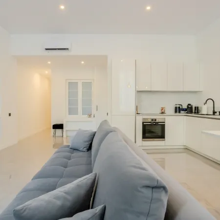 110m2 3bd Luxury last Paganini apt in Old Nice