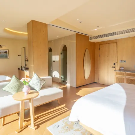 Poetry Meadow Hotel
