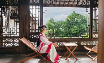 Private Snow Mountain Hot Spring | Log-Controlled Exclusive Courtyard (Baisha Ancient Town Branch)