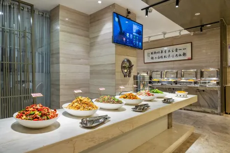 Shengxin Hotel (Yan'an Pagoda Mountain store) Отели в г. Яньань