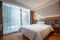 Quanduo Light Luxury Hotel (Quannan Jianqiang Department Store) فنادق في تشىُان نان