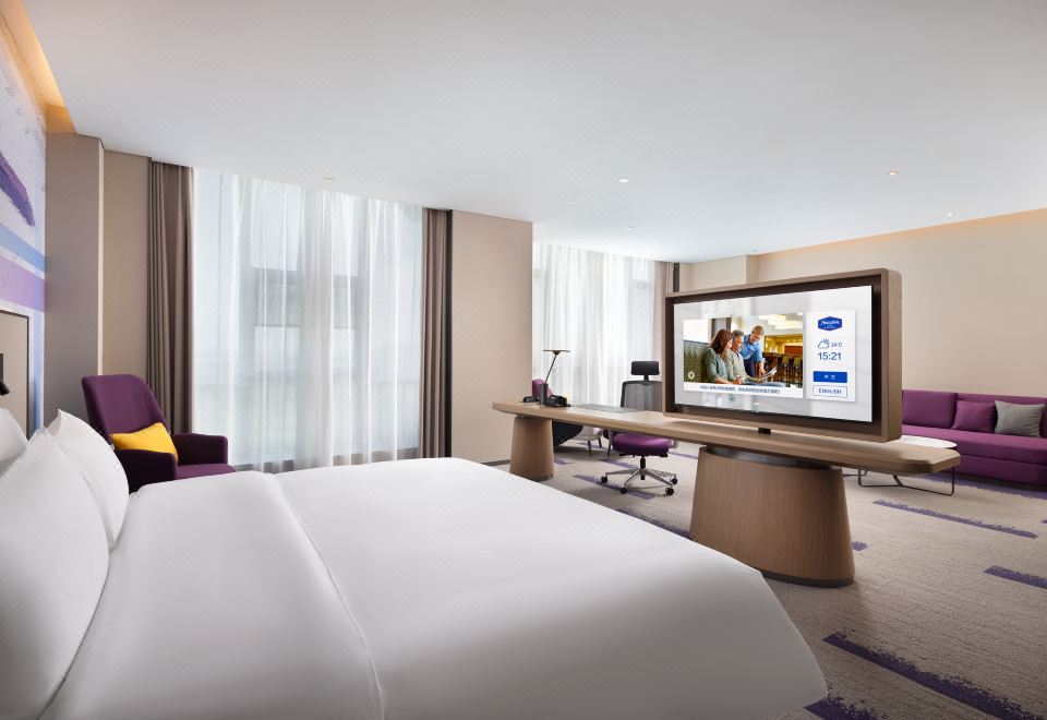 호텔 로비 및 프런트 데스크 예시