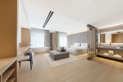 Huadu Cinema West Street Hotel