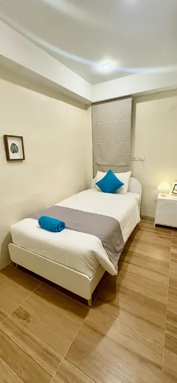 ห้องเตียงเดี่ยว พร้อมห้องน้ำรวม