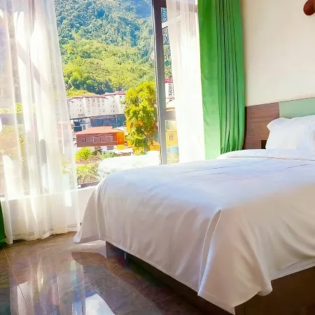 Motuo Yishui Lanting Hotel