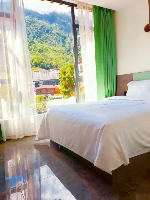 Motuo Yishui Lanting Hotel Hotels near Renqinbeng Temple