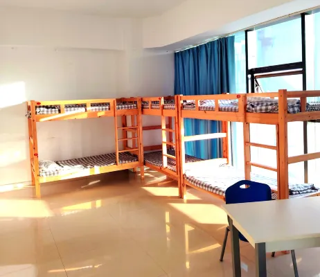 Dongge Hostel (Wenfeng Tower)