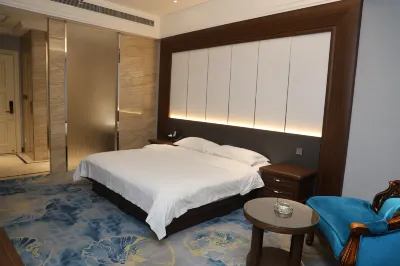 Urban Garden Platinum Hotel (Yulin Dingbian Cultural Square) Отели рядом с достопримечательностью «Yuhuang Pavilion»