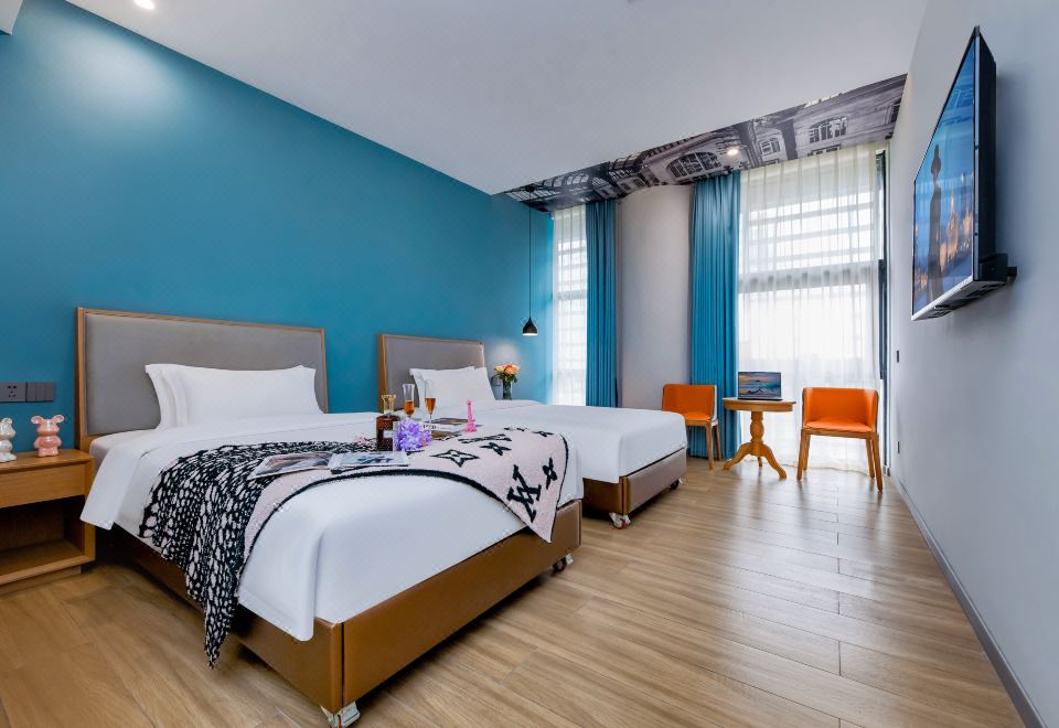 2. 유만・블루 디자..