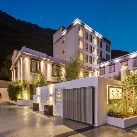 Kangding Tingshan Hot Spring Homestay