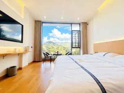 荷花裡小築（芙蓉鎮景區店） 芙蓉鎮站附近的飯店