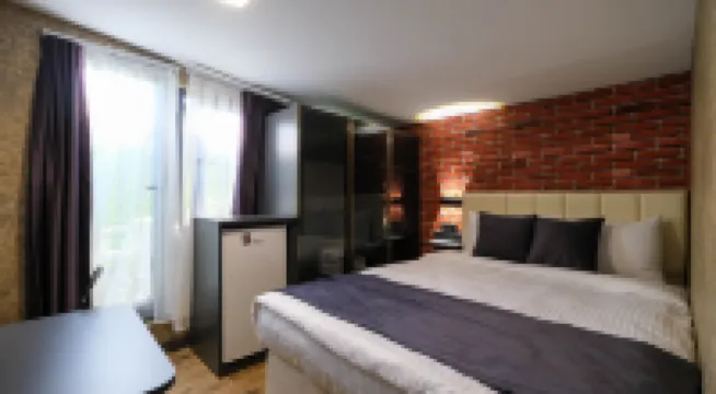 Nomad Hub Istanbul Suit Hôtels à proximité de : Centre commercial Hilltown