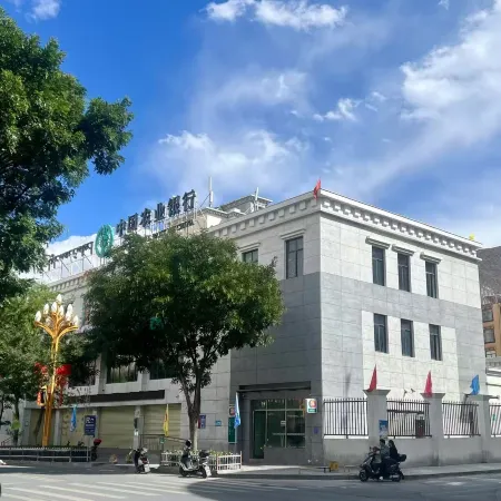318 Panorama Hotel (National Highway G318 County Government)