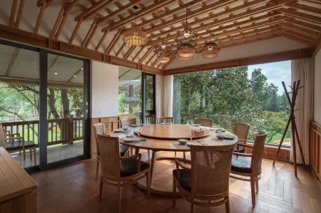 Trip.com Group Country Retreats(Anji Junde Yuxiu Joint Resort) Отели рядом с достопримечательностью «Lingfeng Mountain Sceneic Area»