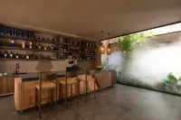 No Summer, Standing·Luli | Sum·Less Highland Private Courtyard with Oxygen-Rich Scenic Stay - bar