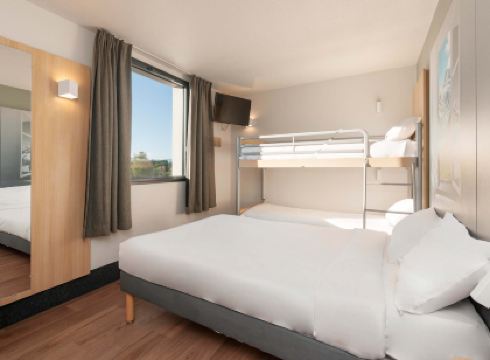 B&B HOTEL Pau Zénith