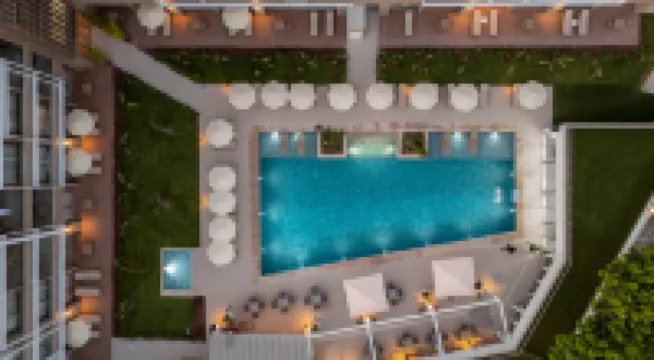 Prive Suite Side & Spa - Adults Only 16 Plus