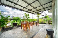 Peta Lodge Backpacker Hostel