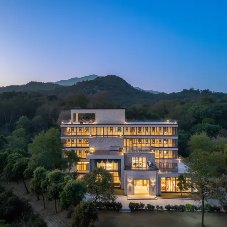 Ruoyi ROY (Huizhou Boluo Mount Luofu)