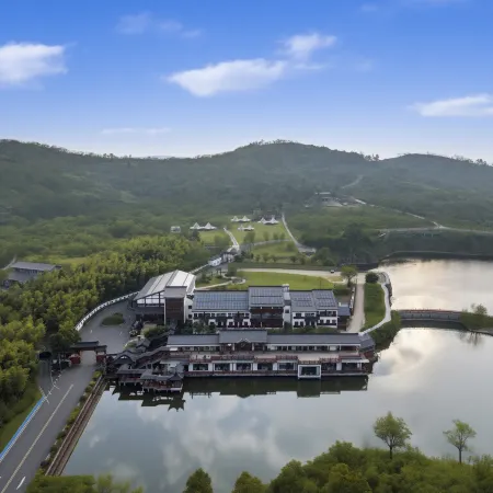 Dongfang Xinlu Yishengyuan Hotel