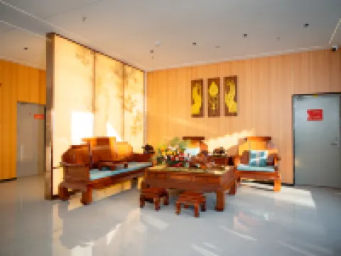 Zhouyi International Hotel Hotels in Mengla