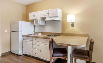 Studio 6 Extended Stay Oklahoma City Norman OK