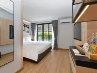 March Hotel & Suite Riverside ワット門周辺のホテル