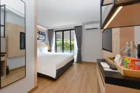 March Hotel & Suite Riverside Hotels near Wat Ket