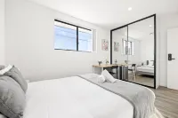 Tranquil Rooms – Quick Walk to Bus & Local Amenities