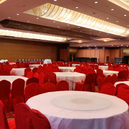 Niya Royal Hotel (Xianghe Yicheng Daming Fantasyland Scenic Area)