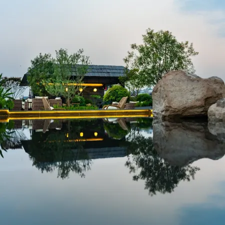 Yun Shi Di Garden Hotel (Yingjiang International Jade City Branch)