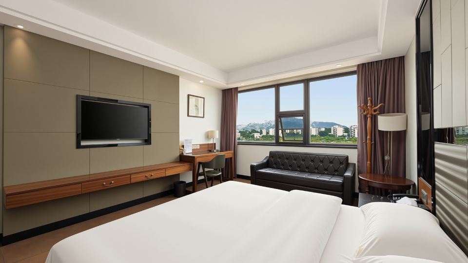 Longshan Hotel