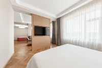 Home Inn & Hotels Ruibo Yun (Liaoyuan Station Front Bus Terminal and Ning Street Branch) のホテル