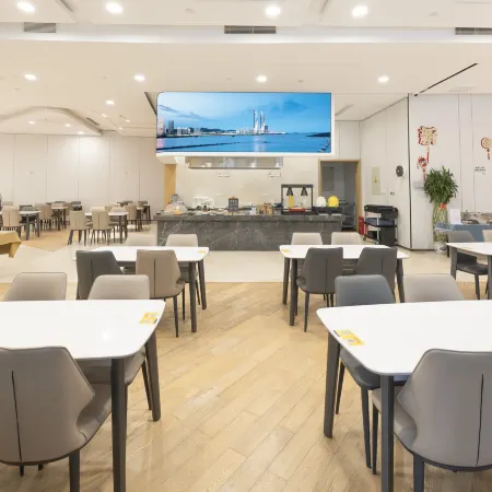 Yihai Lanwan Hotel (Haihua Island Lanwan Branch)
