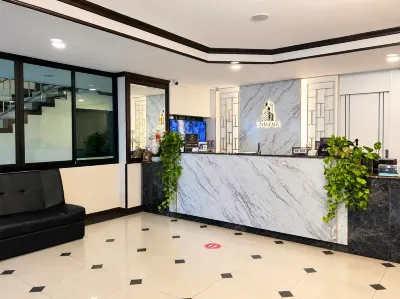 رومينا جراند هوتل Hotels near بوابة تشيانغ ماي
