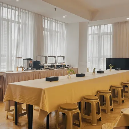 Sweetome Hotel (Yibin Lingang University Town)