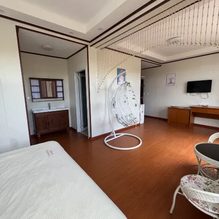 Raphael Light Luxury Homestay