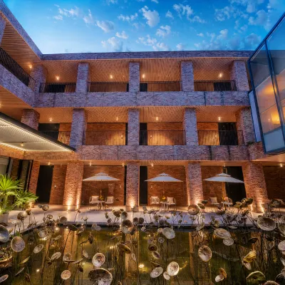 Yinju Jingde Art Hotel Hotels near Sanbao International Ceramic Village